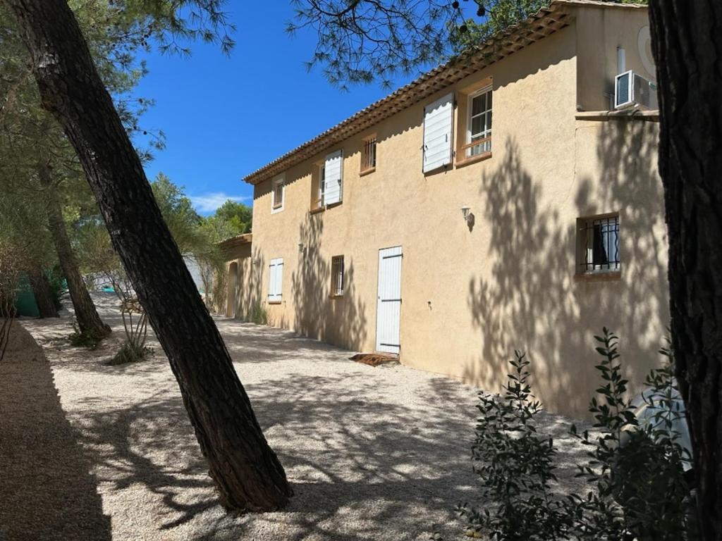 Villa Au Pied De La Sainte Victoire Puyloubier 外观 照片